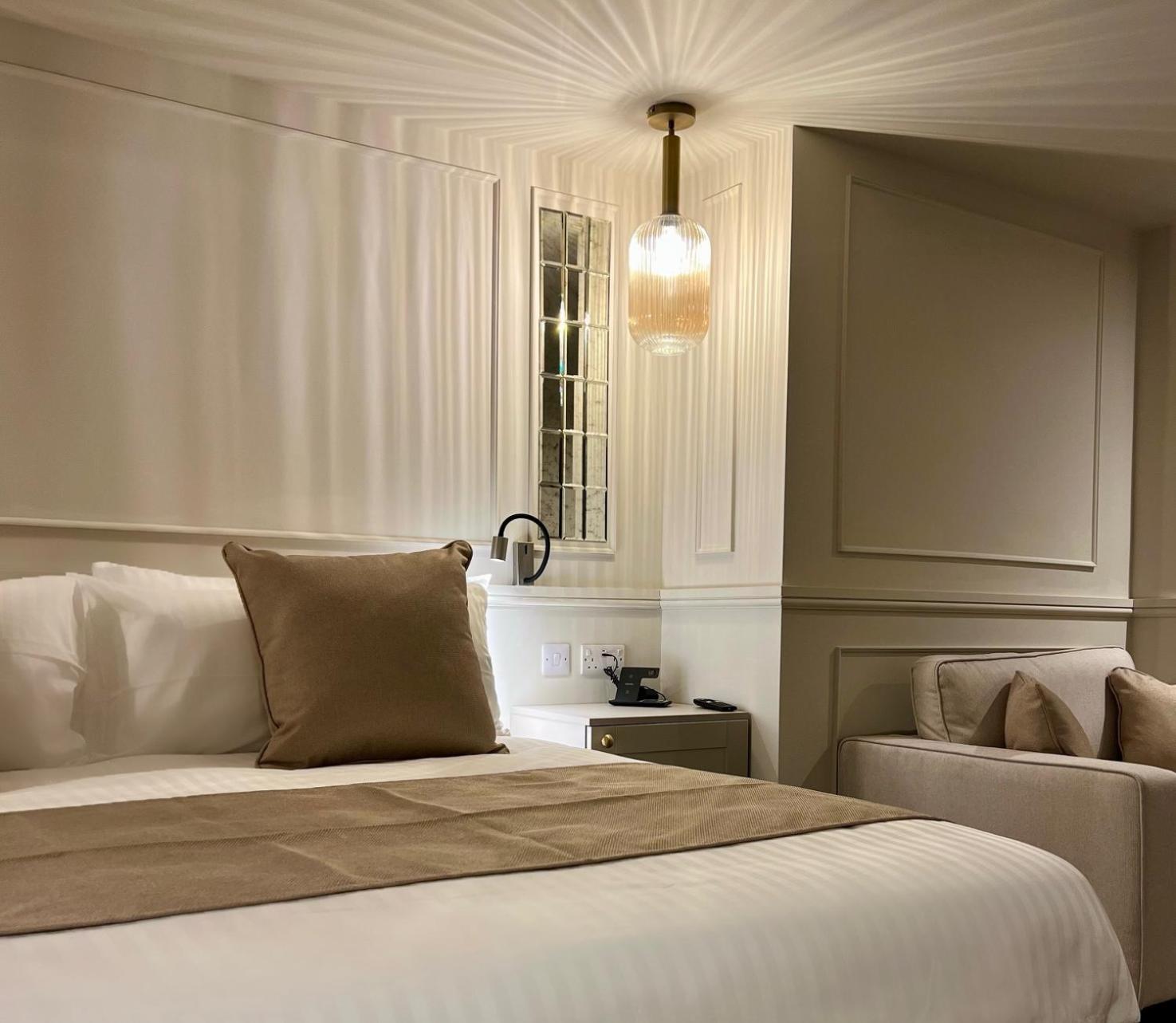 Number 3 Pier Road Suites ويتبي المظهر الخارجي الصورة