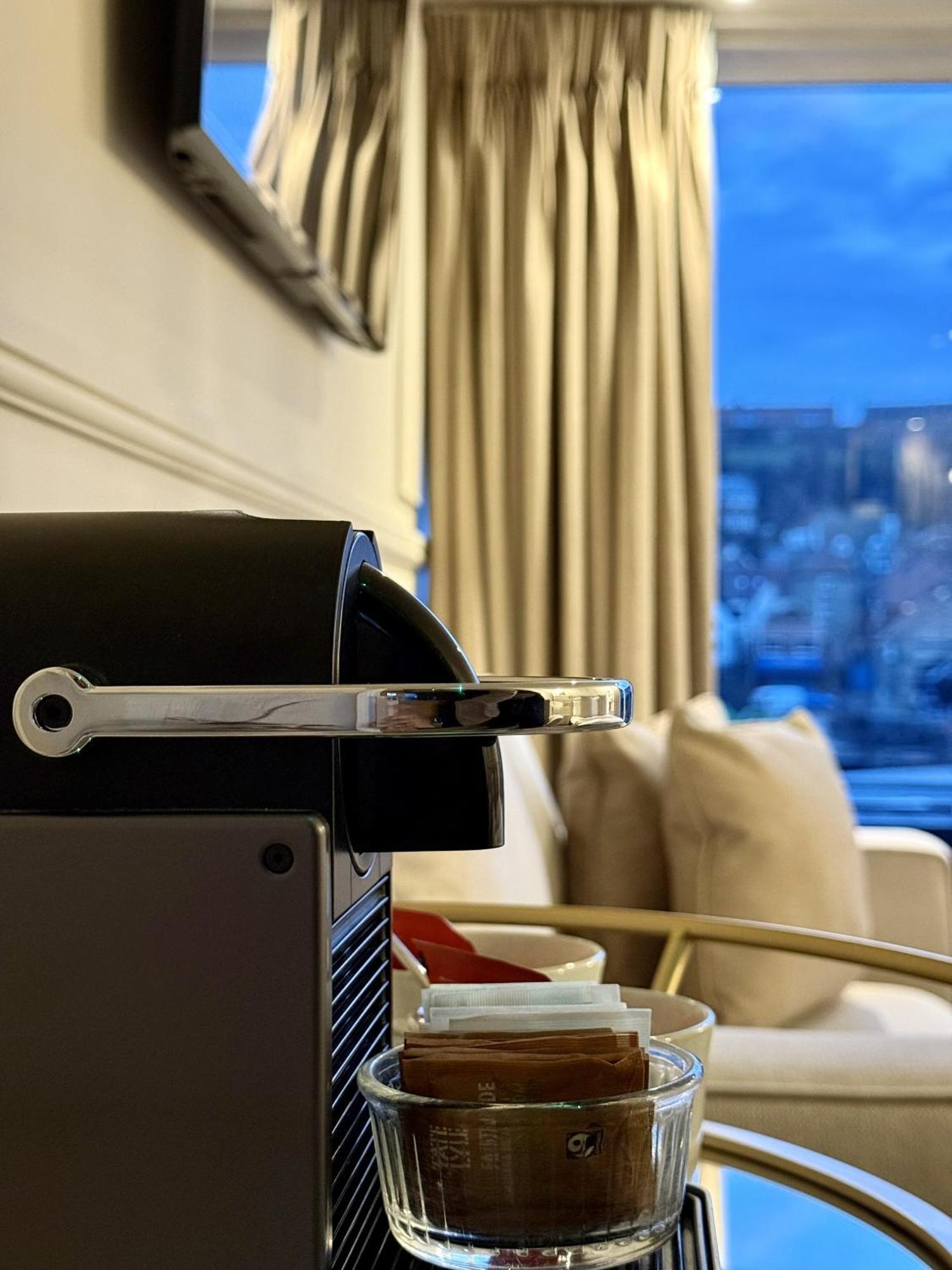 Number 3 Pier Road Suites ويتبي المظهر الخارجي الصورة